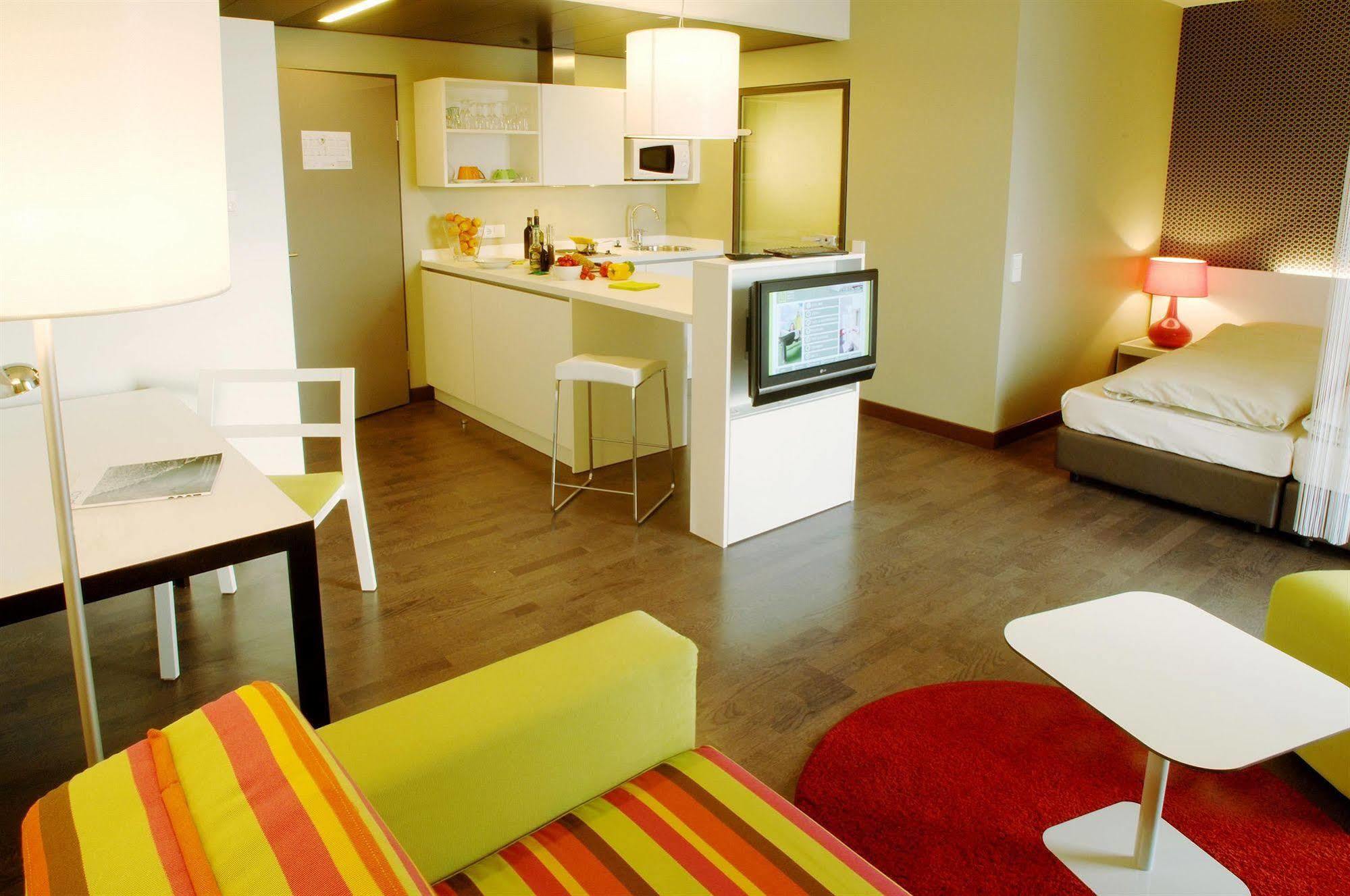 Harry'S Home Dornbirn Hotel & Apartments Ngoại thất bức ảnh